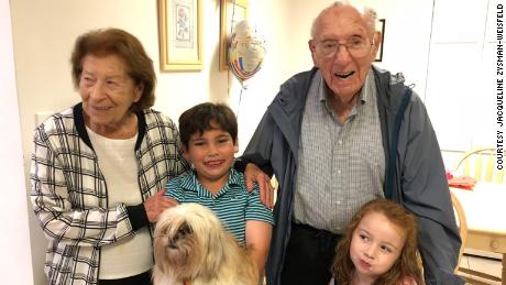 100-year-old veteran died of Covid-19. His twin died 100
years earlier in flu pandemic 1