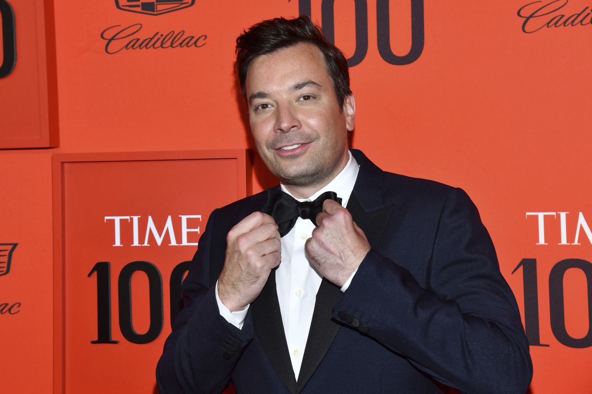 SNYDE COLUMN: Celebrities are just like us, but their
quarantines sure aren’t the same 1 SNYDE COLUMN: Celebrities are just like us, but their
quarantines sure aren’t the same 1