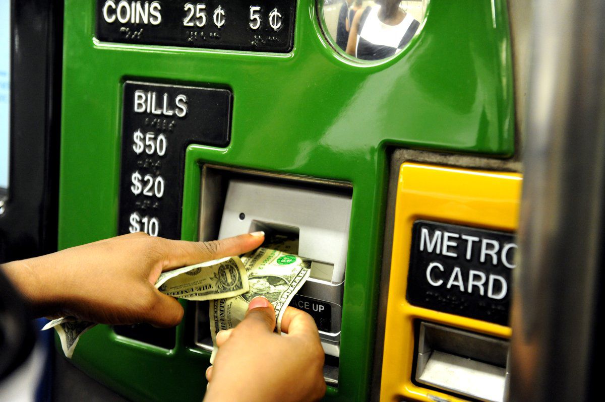 GRIDLOCK SAM: Cash falls out of favor in COVID-19 crisis —
at tolls and for mass transit 1