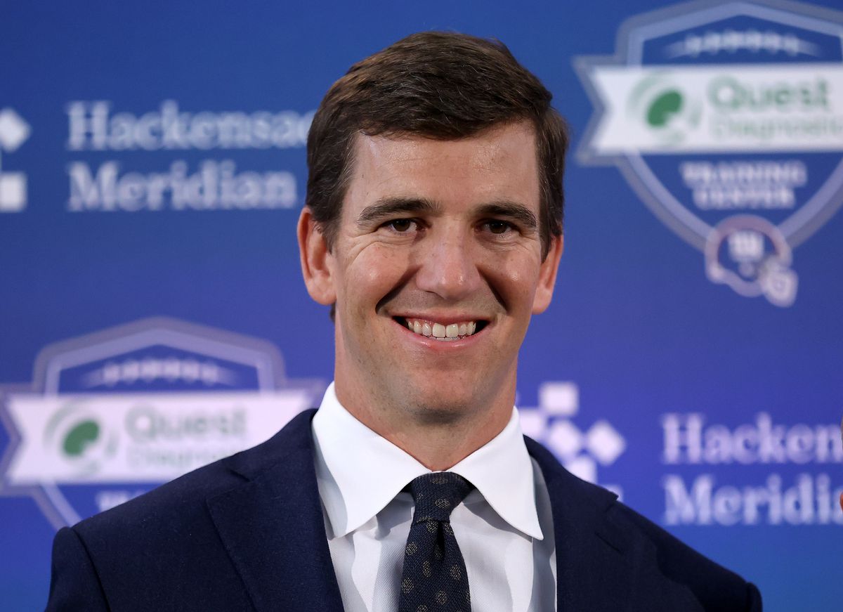 VIDEO: Eli Manning thanks New York Presbyterian health care workers for heroic coronavirus fight 1 VIDEO: Eli Manning thanks New York Presbyterian health care workers for heroic coronavirus fight 1
