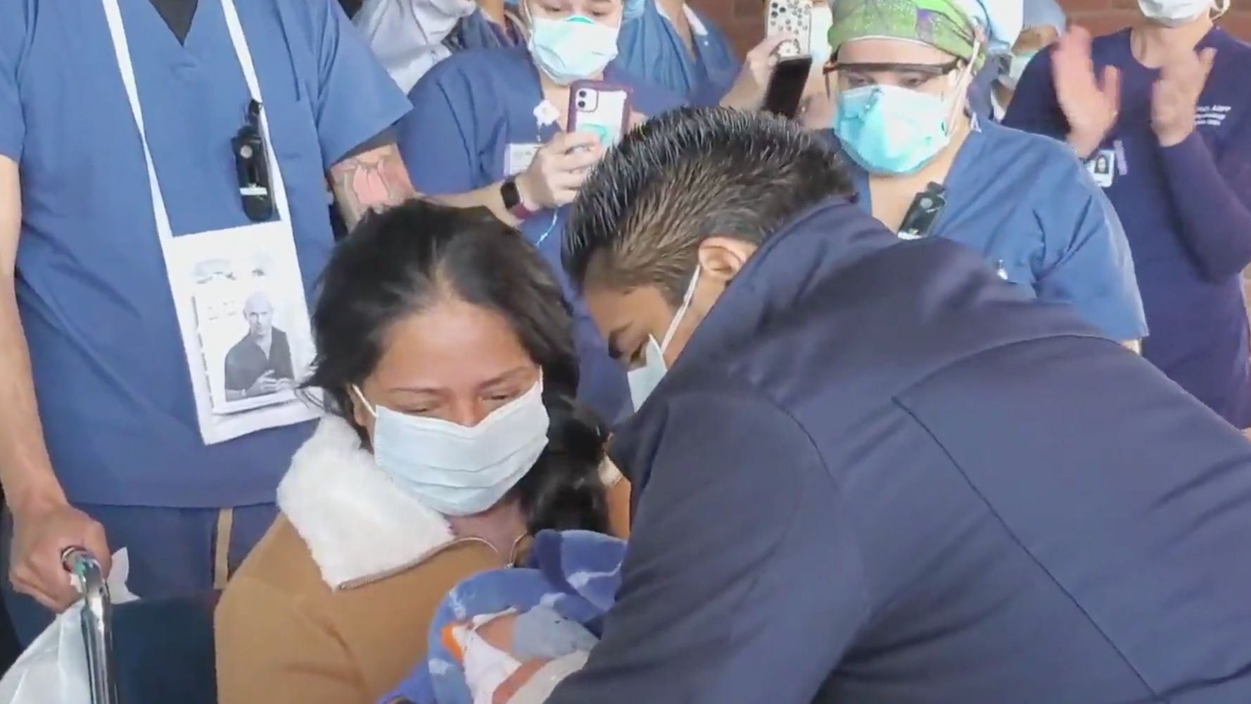 New York Mom Finally Meets Baby Son Born While She Was In
COVID-19 Coma 1