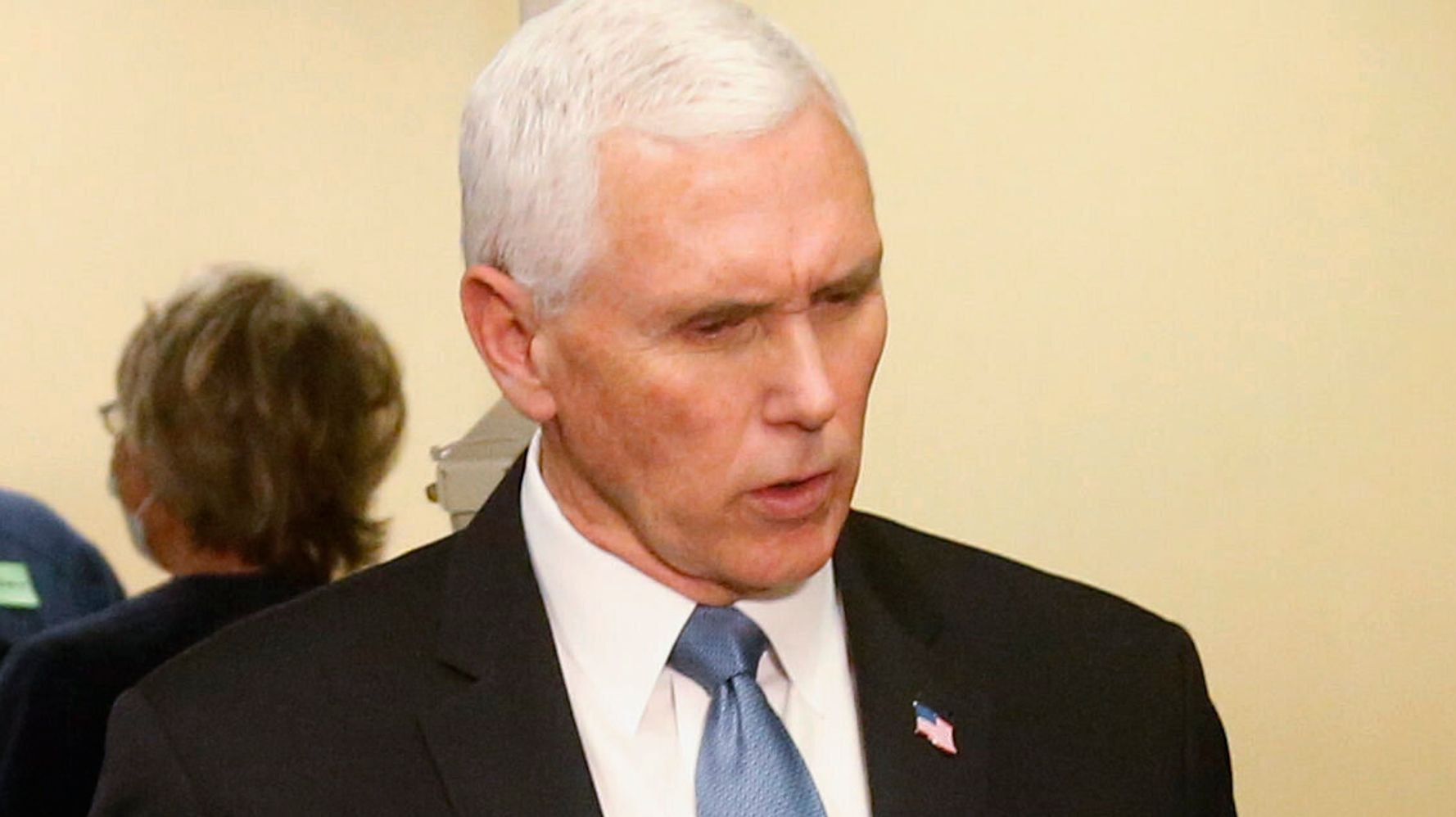‘Coronavirus Truther’: Health Experts Lead Criticism Of
Pence’s Maskless Mayo Clinic Tour 1