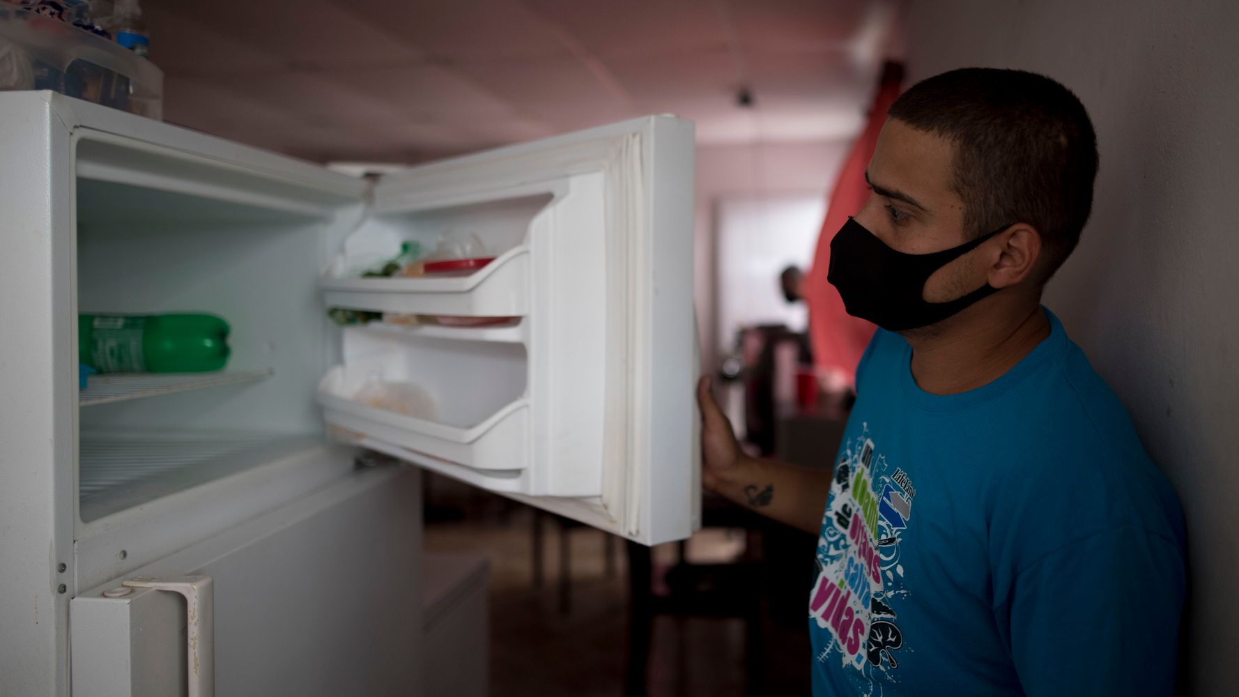 Puerto Ricans Are Still Waiting For Coronavirus Stimulus
Checks 1