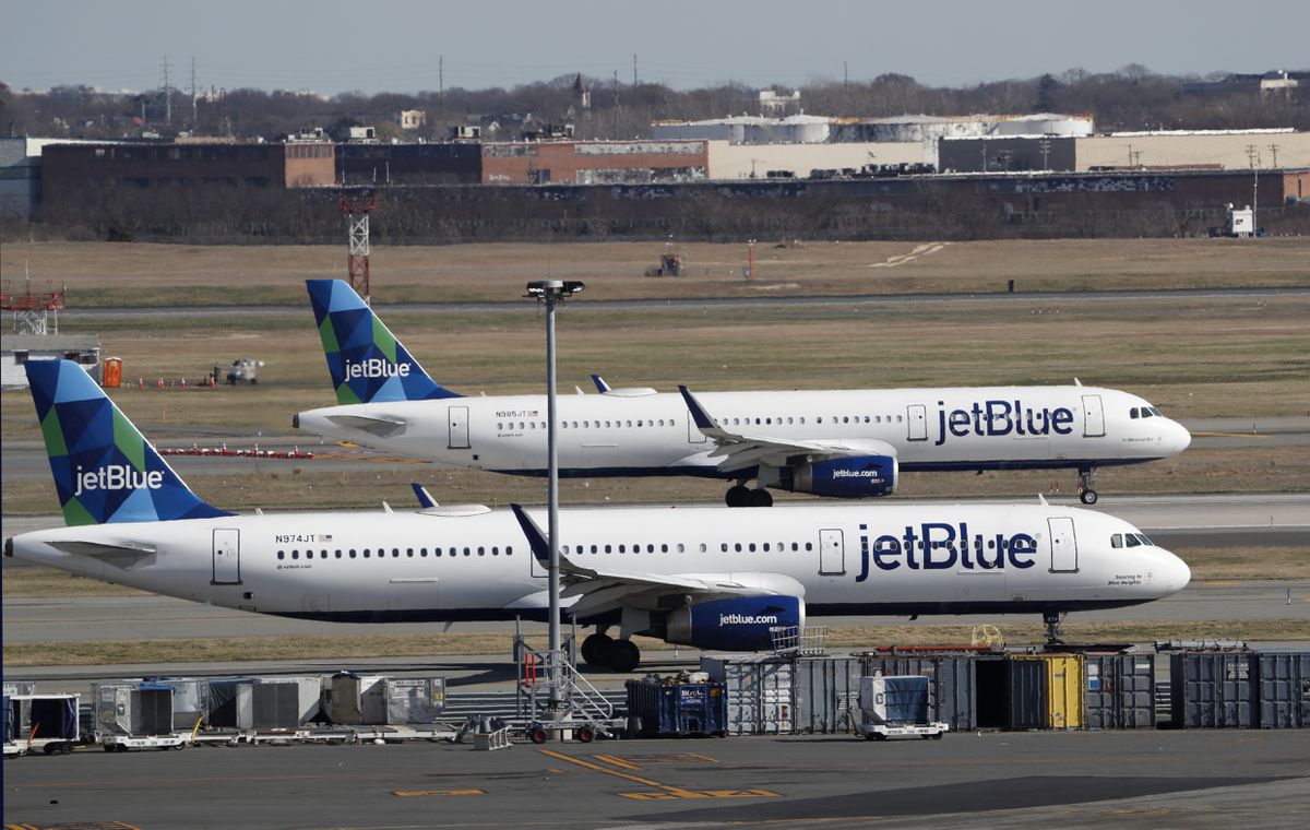 JetBlue looks to suspend Chicago flights temporarily as
demand plummets amid COVID-19 1 JetBlue looks to suspend Chicago flights temporarily as
demand plummets amid COVID-19 1