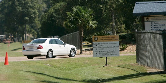 Despite urgency, few federal prisoners released under
coronavirus emergency policies 1