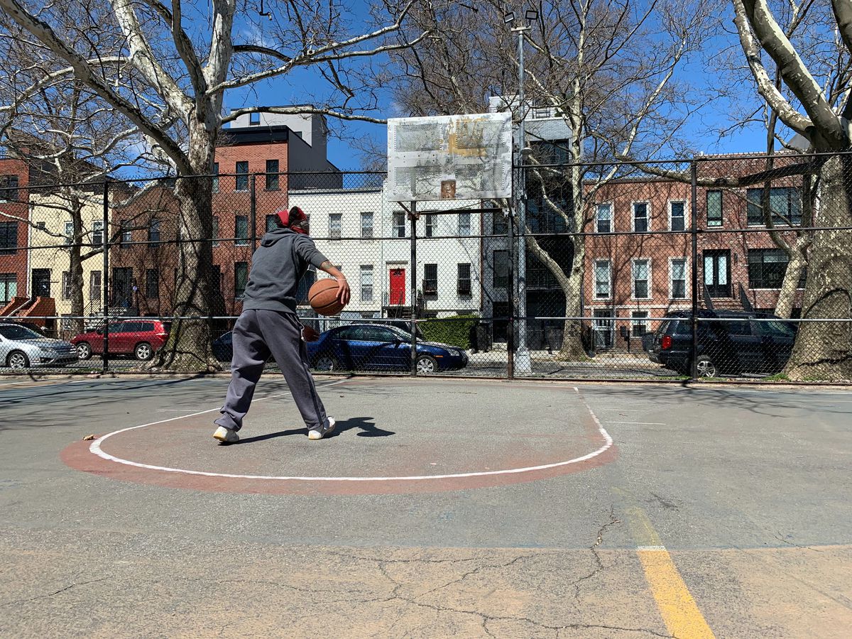 From Bed-Stuy to Harlem, NYC’s famous playground basketball courts closed due to coronavirus pandemic 1
