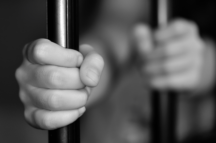 Viral ASSAULT: Woman coughs coronavirus at first responders after beating up boyfriend 1
