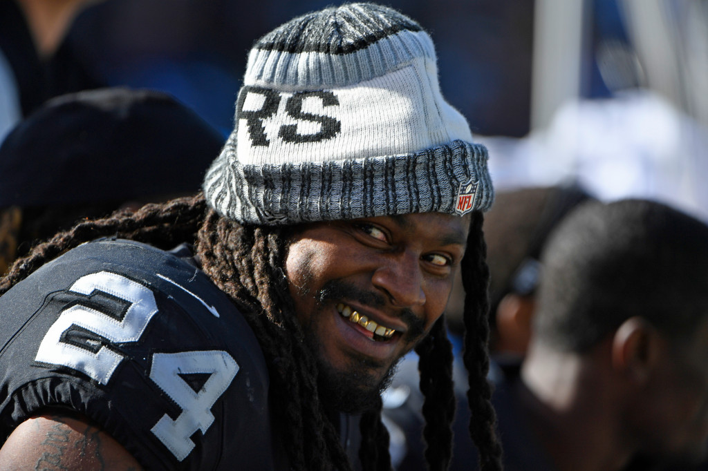 Coronavirus: Marshawn Lynch spends birthday handing out
‘Beast Mode’ face coverings in Oakland 1