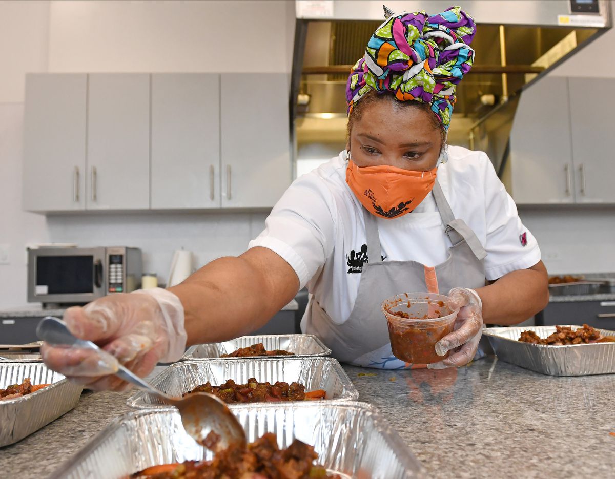 Evanston chef coordinates meal deliveries for families in need during coronavirus pandemic 1 Evanston chef coordinates meal deliveries for families in need during coronavirus pandemic 1