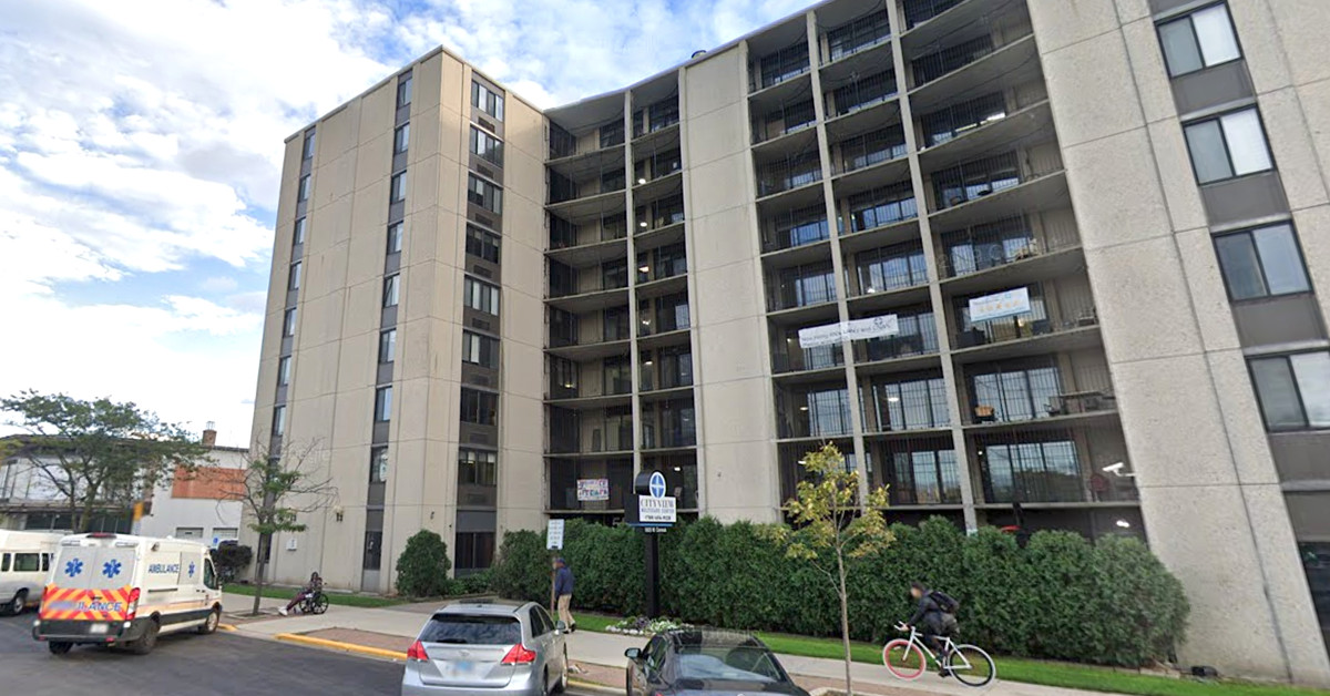 10 die from COVID-19 at Cicero nursing home, including
employee 1