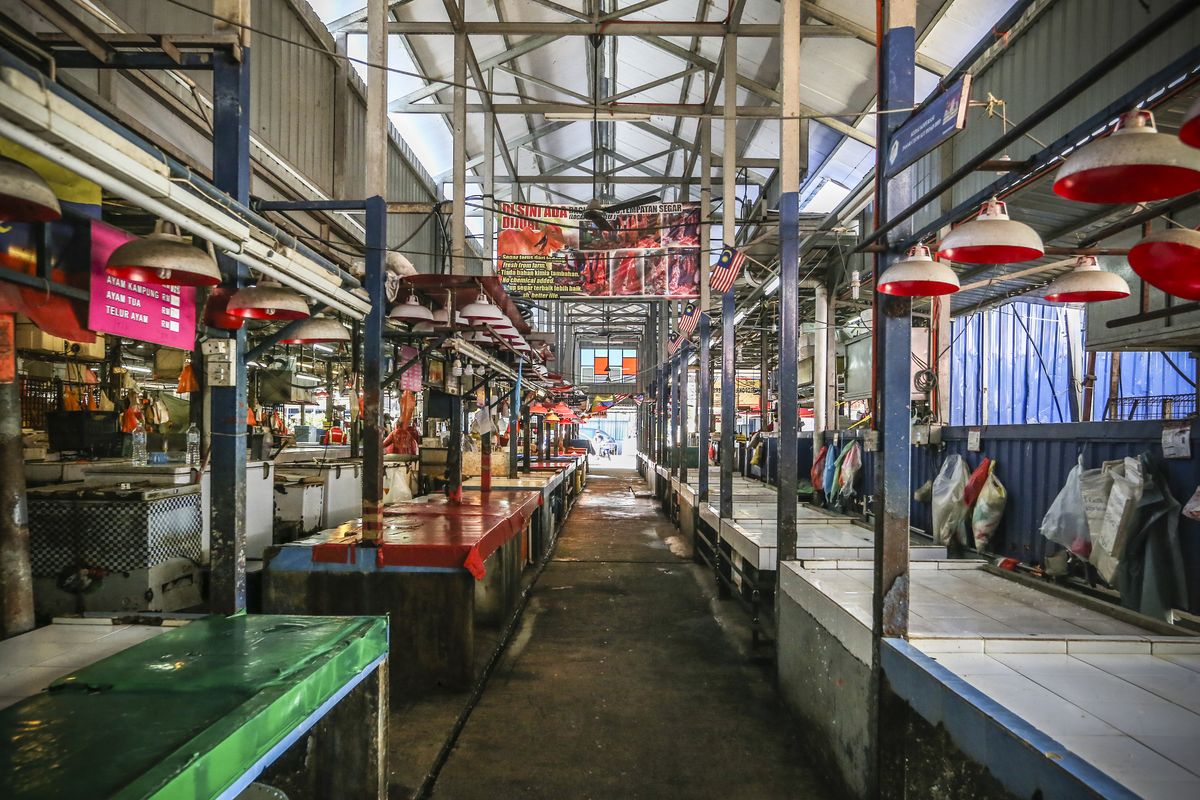 The coronavirus likely came from China’s wet markets.
They’re reopening anyway. 1