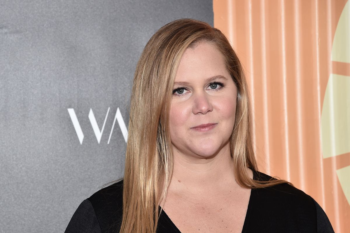 Amy Schumer will tackle quarantine cooking show for Food Network 1