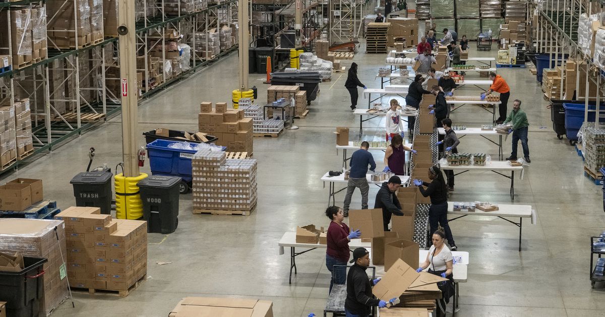 How Chicagoans can help people struggling as a result of the coronavirus pandemic 1