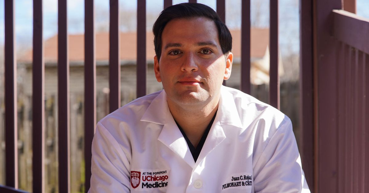 Chicago doctor treating coronavirus can’t go near wife, 5-year-old son, finds ways to connect 1