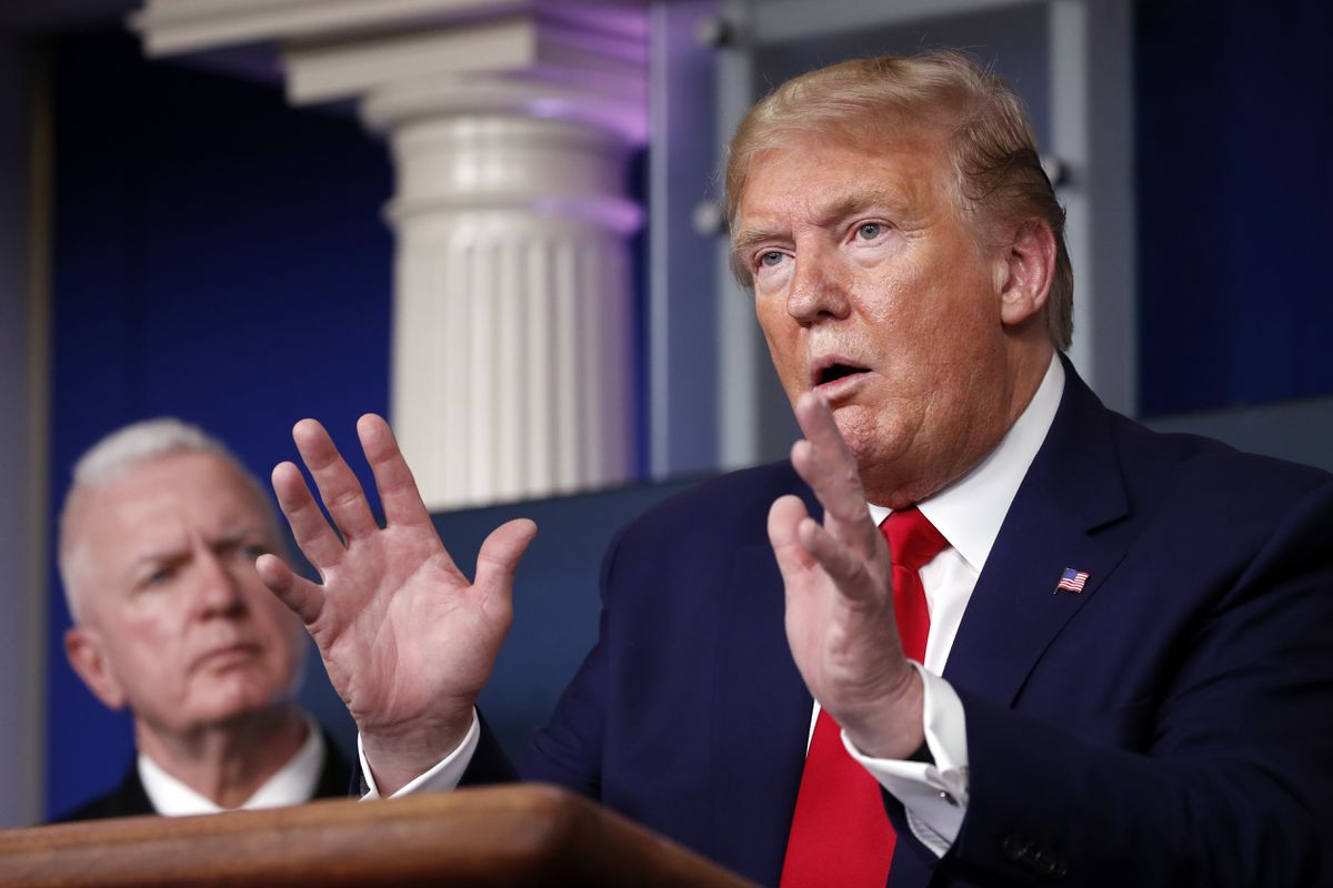 Trump halts issuance of most green cards in controversial
coronavirus order likely to draw court challenges 1