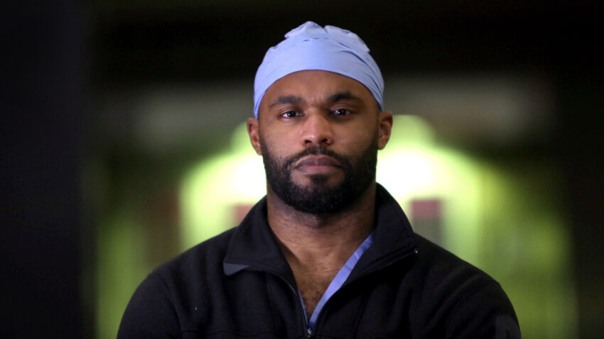 Former football player Myron Rolle talked about working in
Mass. General's COVID-19 ward 1