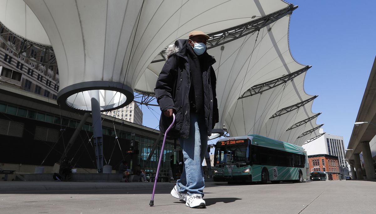 At least 2 die in ER halls of Detroit hospital flooded with coronavirus cases 1