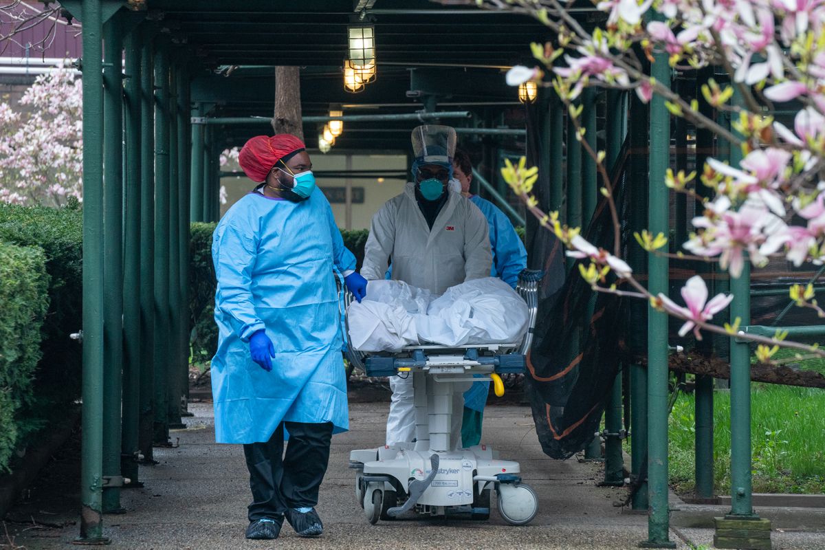 New York City’s coronavirus death toll closes in on
11,000 1