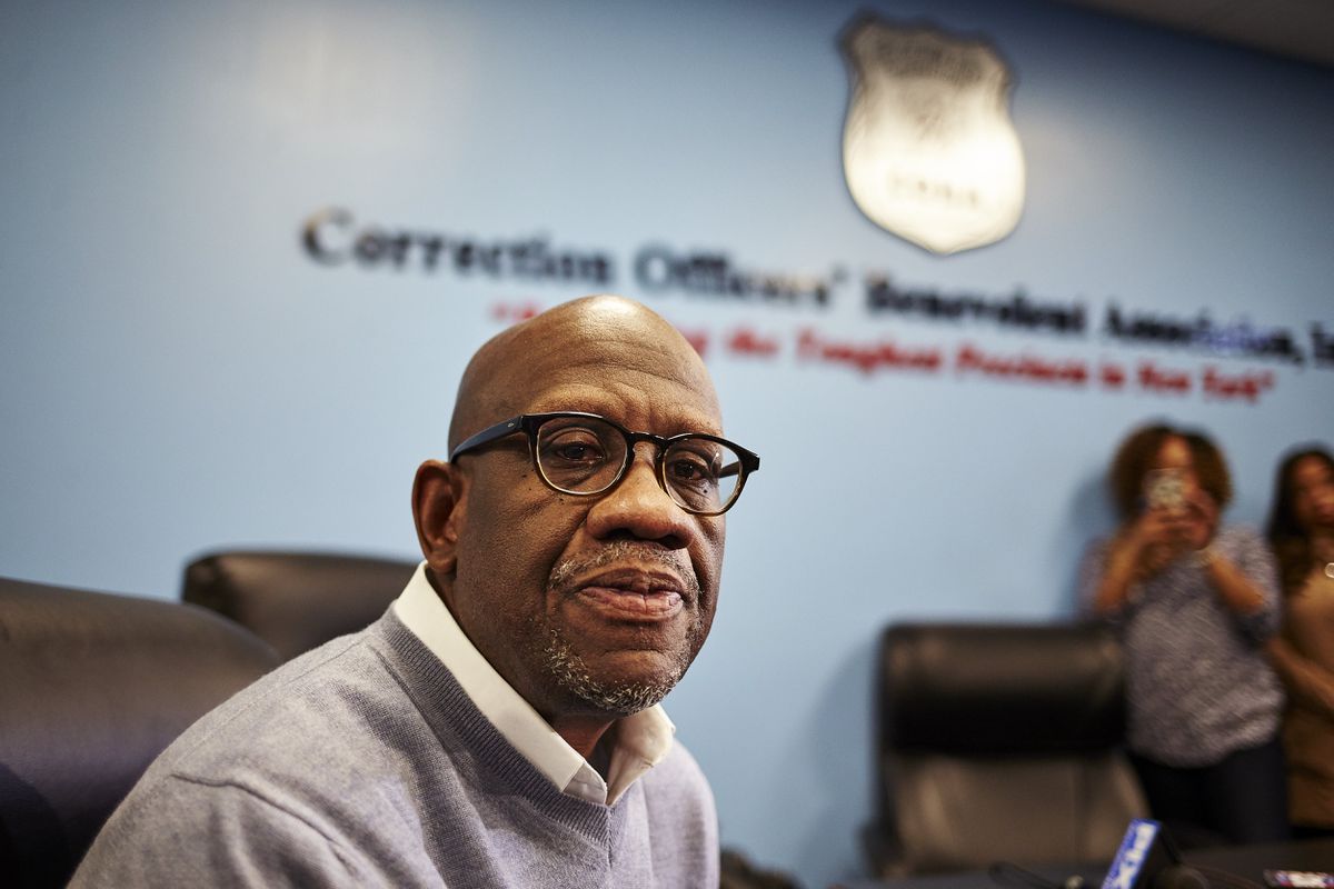 Correction officers union settles suit with NYC for
coronavirus testing sites, masks 1