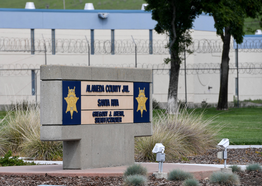 This East Bay jail has had many more COVID-19 patients than
10 others combined 1