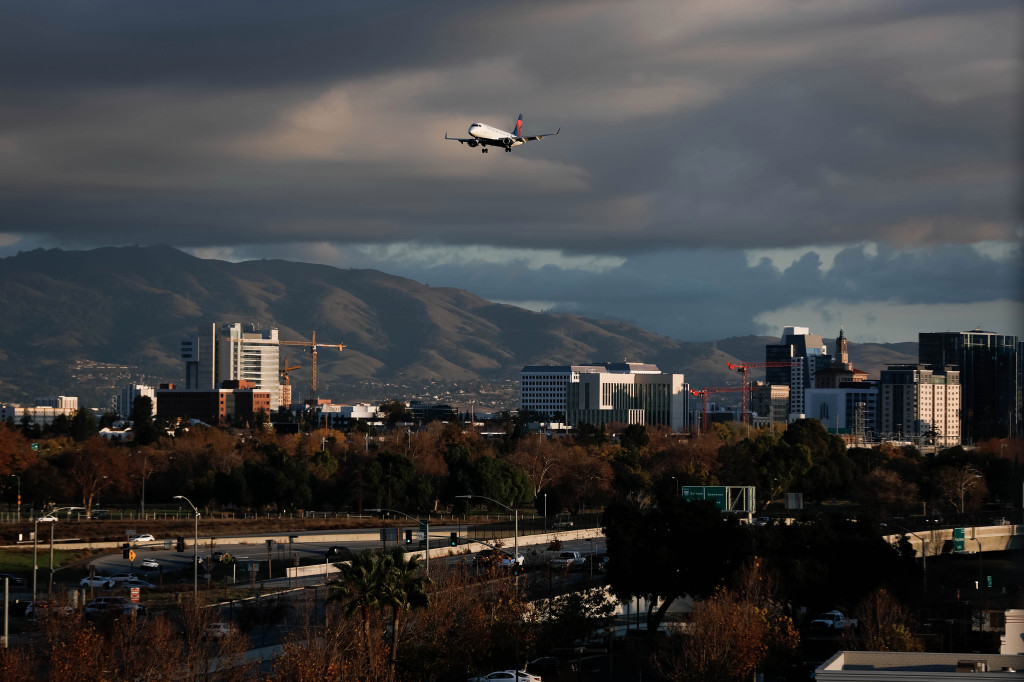 Coronavirus: San Jose could reap benefits of exodus from San
Francisco, Los Angeles in wake of COVID-19, study says 1