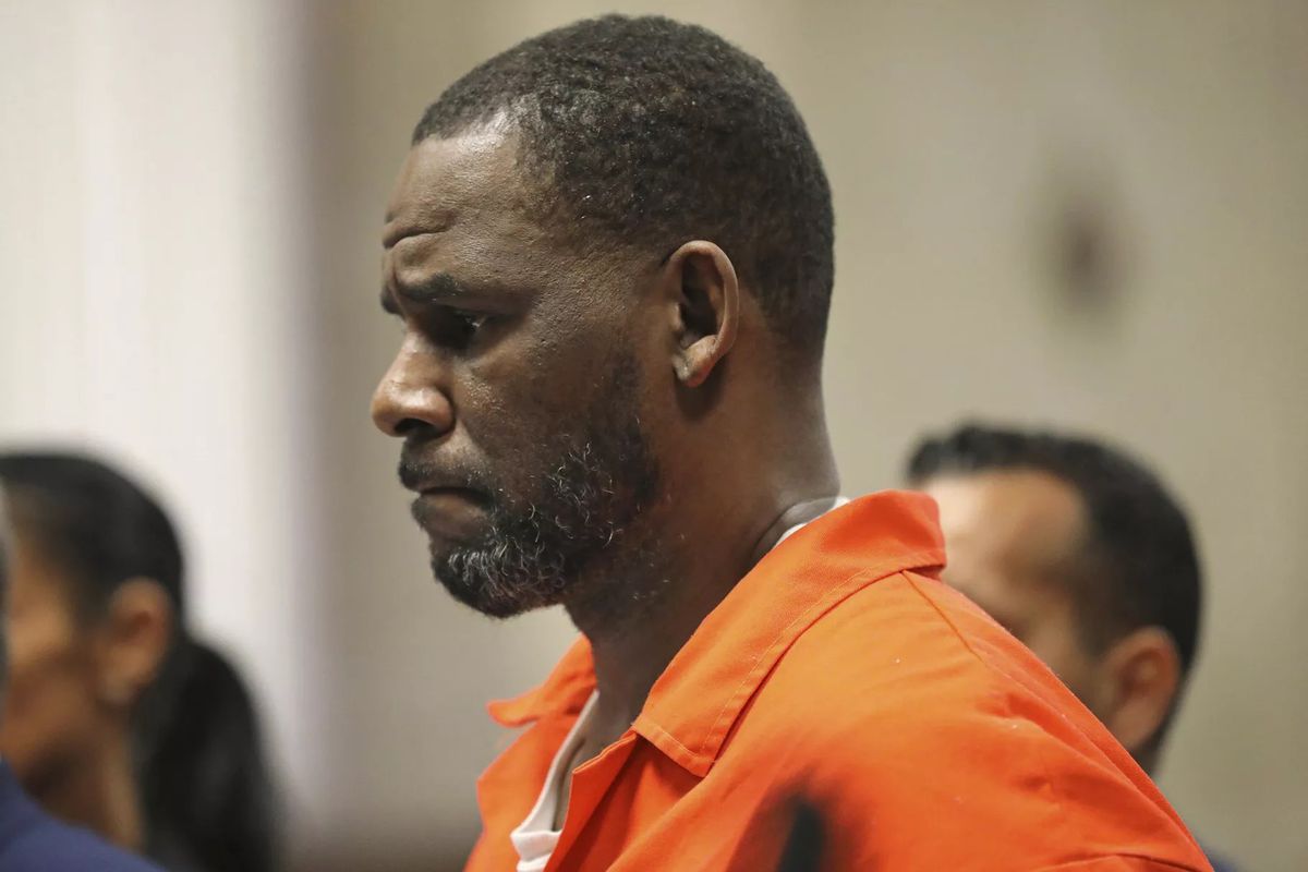 R. Kelly keeps asking for release because of COVID-19 fears
(LIVE UPDATES) 1