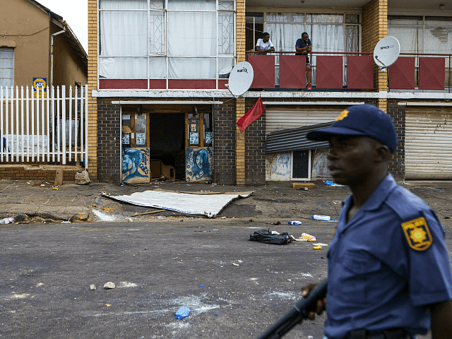 South Africa: Policemen Arrested for Drinking at Bar During
Quarantine 1