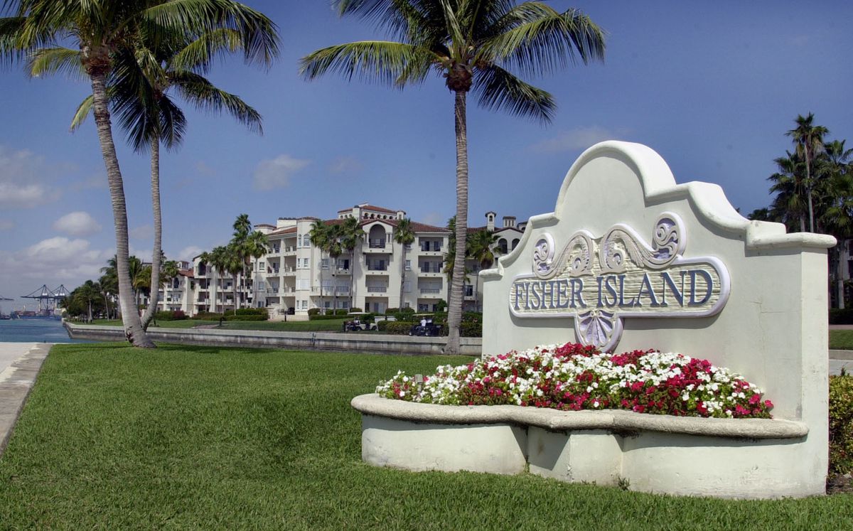 Every resident and worker across private Florida community
being tested for coronavirus 1