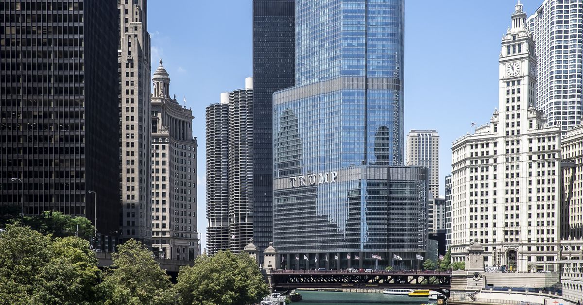 Trump Tower residents notified of associate diagnosed with
COVID-19 1
