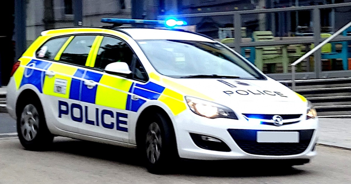 UK Shopper Receives Fine for Buying Wine, Potato Chips During COVID-19 Lockdown 1