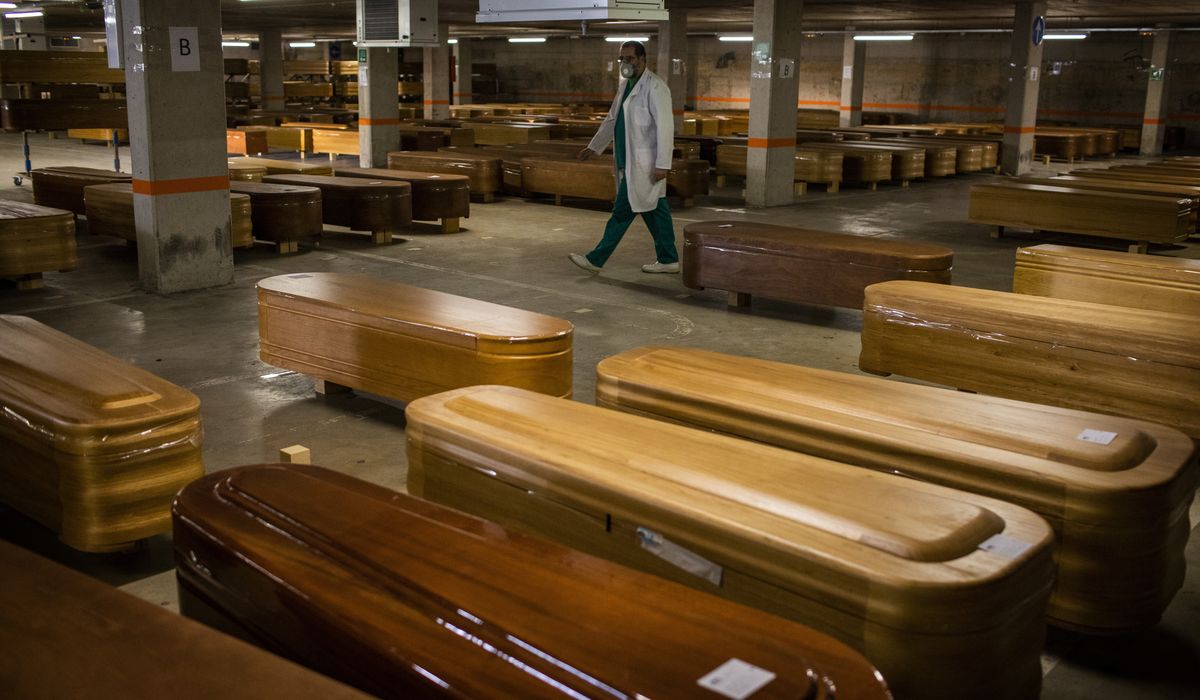 More than 1,000 COVID-19 deaths in the U.S. on a single day: Johns Hopkins 1