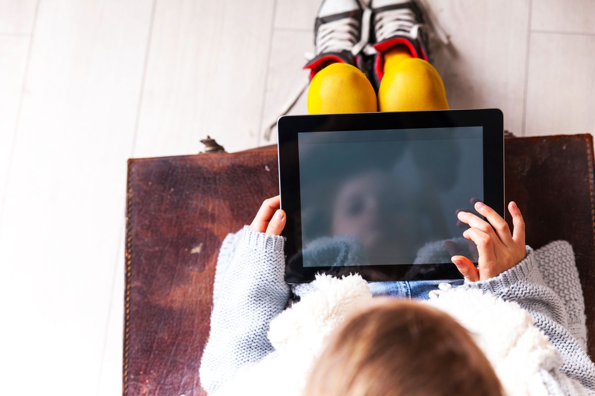 NYC volunteer corps offers tech support for families that
received iPads for remote learning during coronavirus
lockdown 1 NYC volunteer corps offers tech support for families that
received iPads for remote learning during coronavirus
lockdown 1