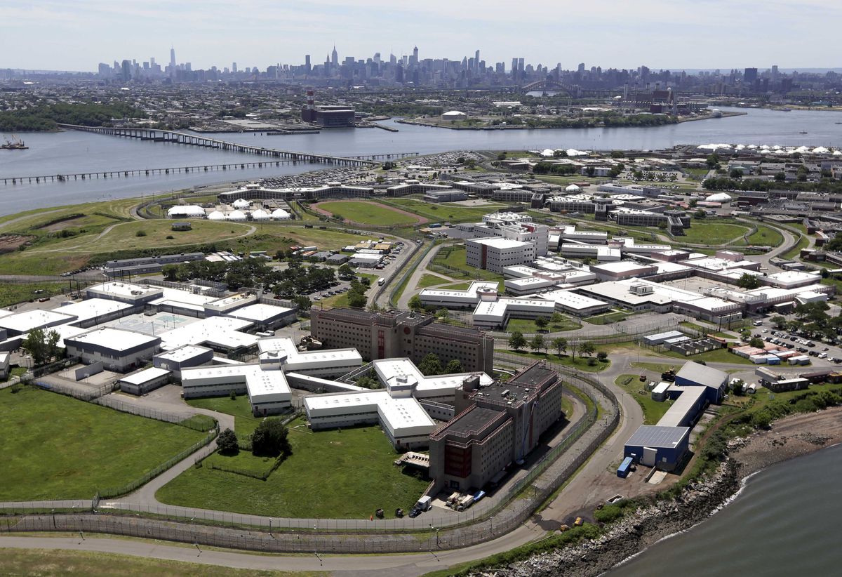 NYC Council members call for point person to coordinate multi-agency response to coronavirus on Rikers Island 1