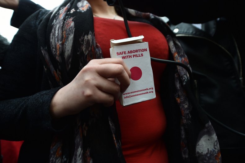 Court 'Backs Down' From Texas Abortion Ban, Allowing Women to Take Oral Pills Amid Coronavirus Outbreak 1