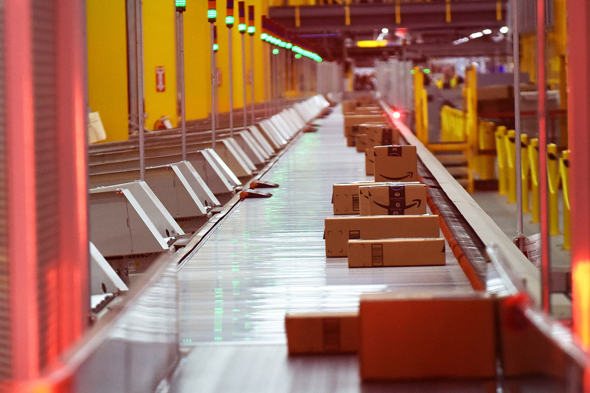 First Amazon warehouse worker dies of coronavirus 1