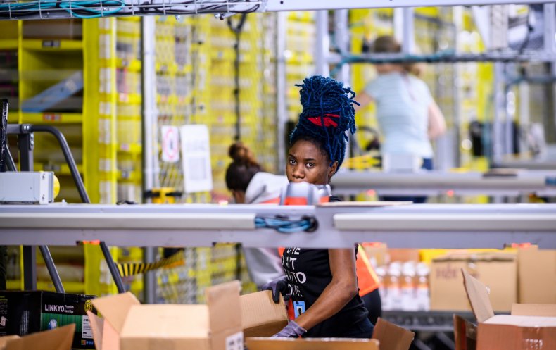 Hundreds of Amazon Staffers Will Skip Work to Protest
Company's Safety Plan After 75 Test Positive for
Coronavirus 1