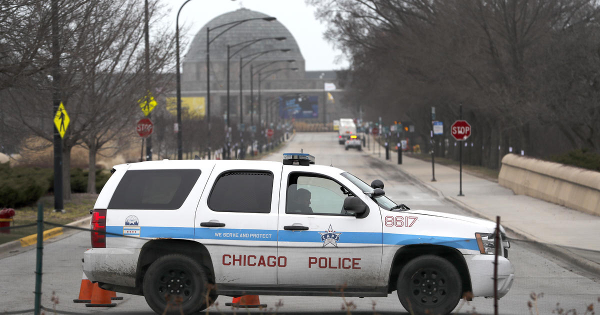 Chicago cop dies as coronavirus takes toll on forces nationwide 1