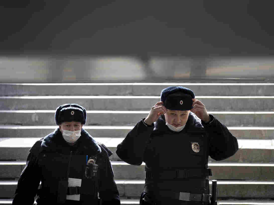 Putin Warns That Russia's COVID-19 Pandemic Is Getting Worse 1