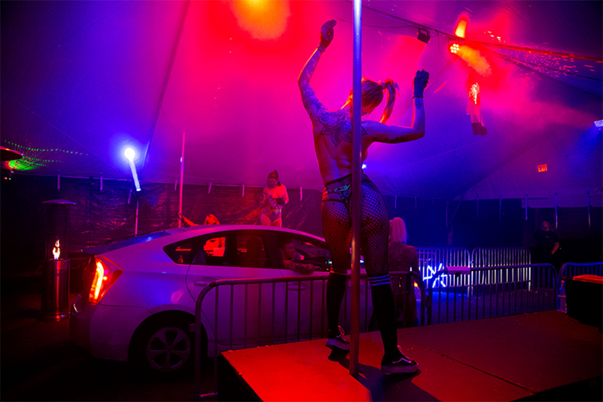 How this strip club turned takeout into a burlesque
experience amid coronavirus 1