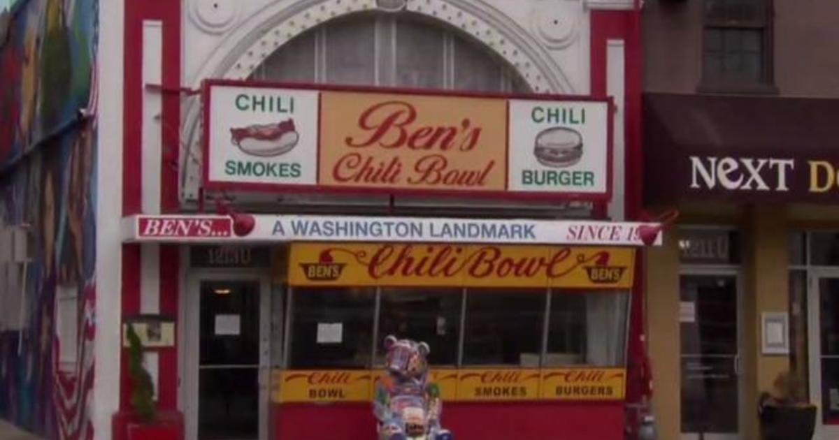 Famous D.C. restaurant fights to stay open during
coronavirus outbreak 1
