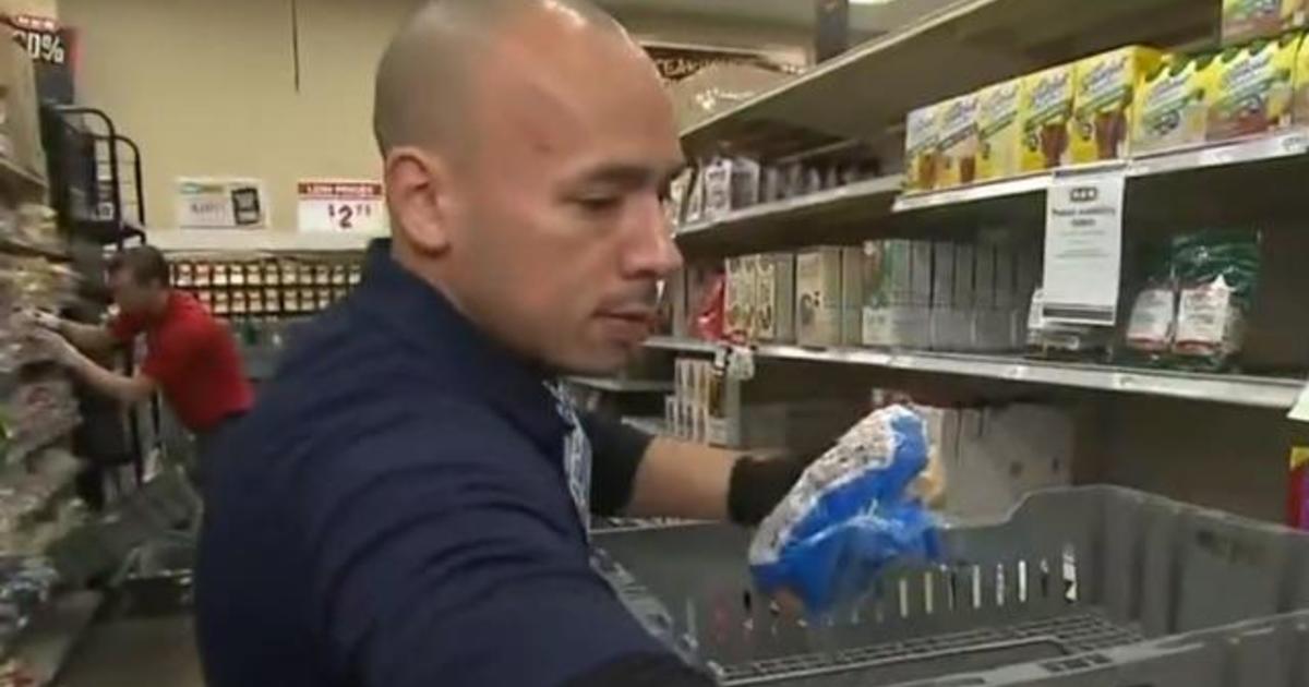 Grocery store workers playing vital role during coronavirus pandemic 1