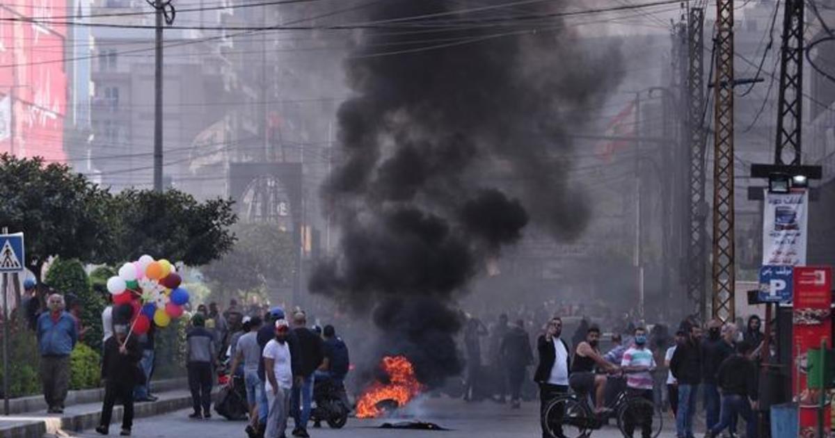 Protests erupt in Lebanon as coronavirus outbreak fuels
economic panic 1