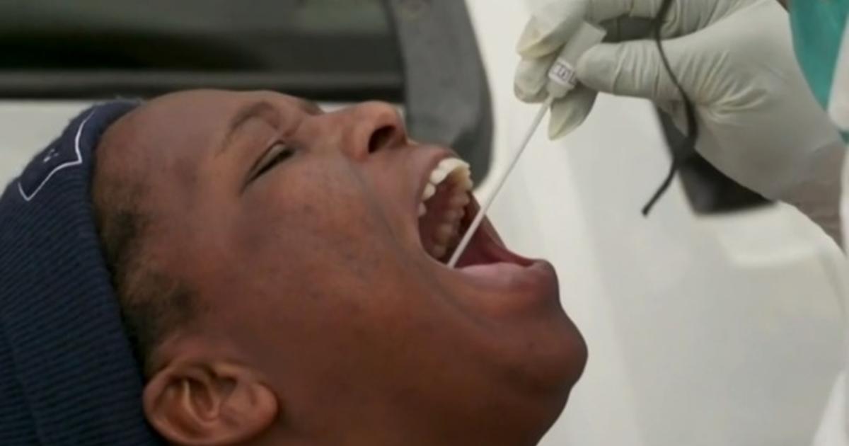South African forces take aggressive measures to enforce coronavirus precautions 1