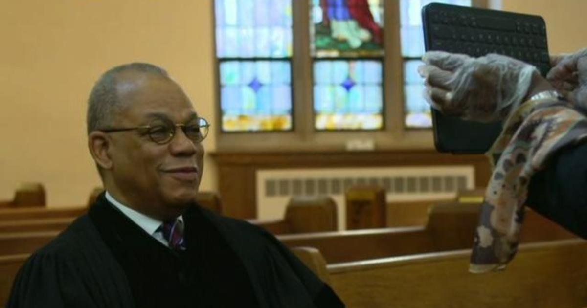 Virtual services during coronavirus crisis “difficult,” pastors say 1