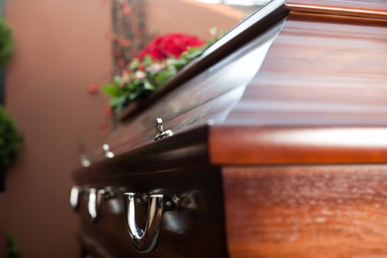 Ohio Family Cancels Funeral Livestream for Father Who Died
from Coronavirus Weeks After Downplaying Pandemic 1