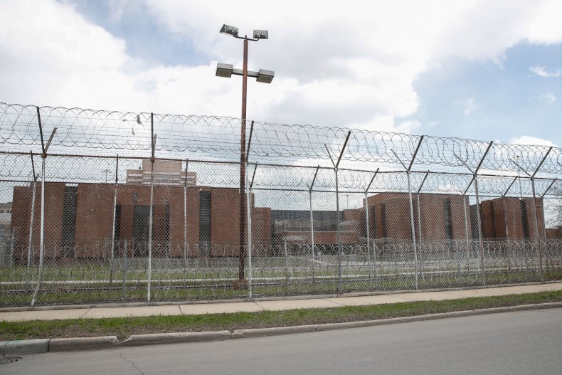 Ohio Judge Orders Removal of 'Vulnerable' Inmates From
Federal Prison With Second-Highest Coronavirus Death Toll 1 Ohio Judge Orders Removal of 'Vulnerable' Inmates From
Federal Prison With Second-Highest Coronavirus Death Toll 1