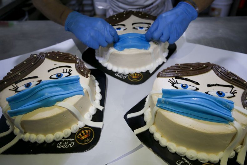 Army Medics Sing Happy Birthday to Coronavirus Patient in Italy, Present Him With a Cake in 'Beautiful' Gesture 1