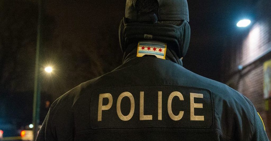7 more Chicago Police Department employees test positive for
COVID-19 1