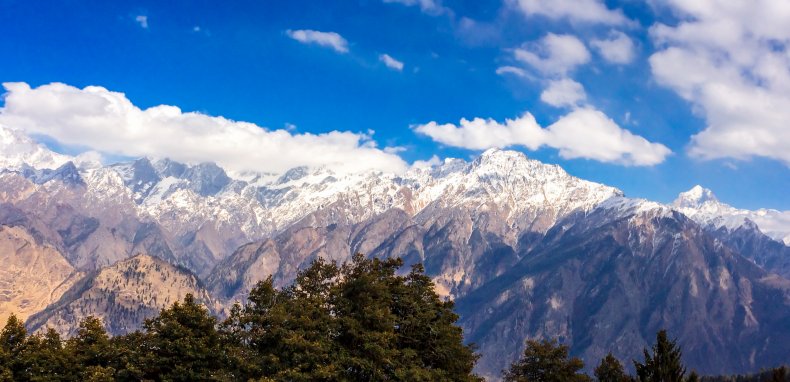 Himalayas Seen From Indian State Over 100 Miles Away as Air Pollution Plummets During Coronavirus Lockdown 1