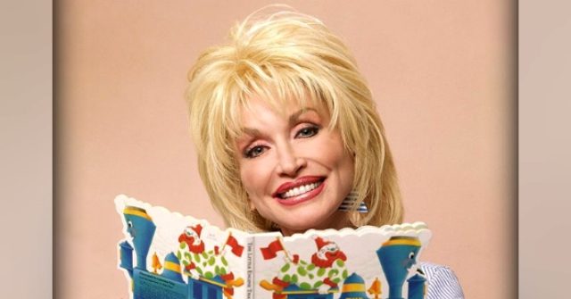 Dolly Parton to Launch Weekly Bedtime Stories for Children in Quarantine 1